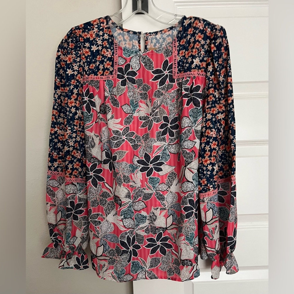 Floral Long Sleeve Women's Top Boutique size M 
New